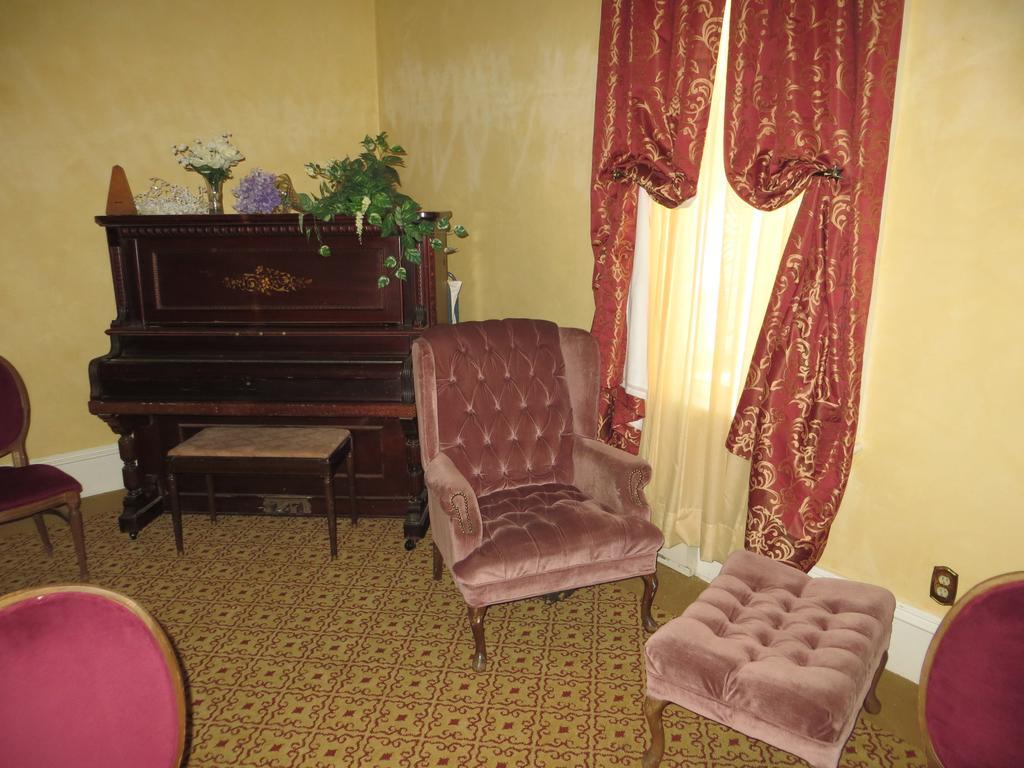 Edith Palmer'S Country Inn, Historical Bed & Breakfast Virginia City Kültér fotó